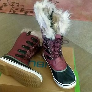 JBU snow boots